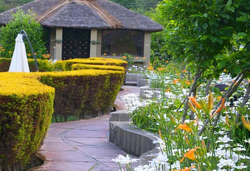 Resort The Lake Village 20