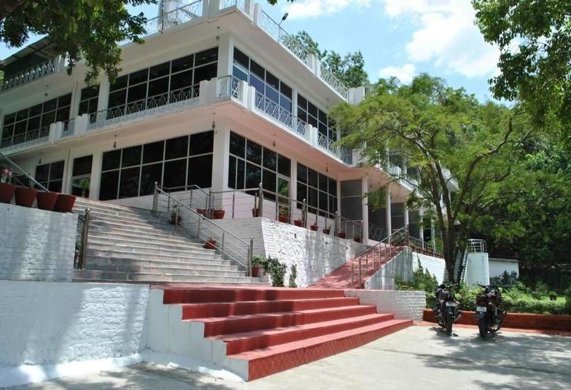 Pine Oak Resort Uttarakhand