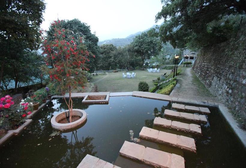 V Resorts Monolith 11