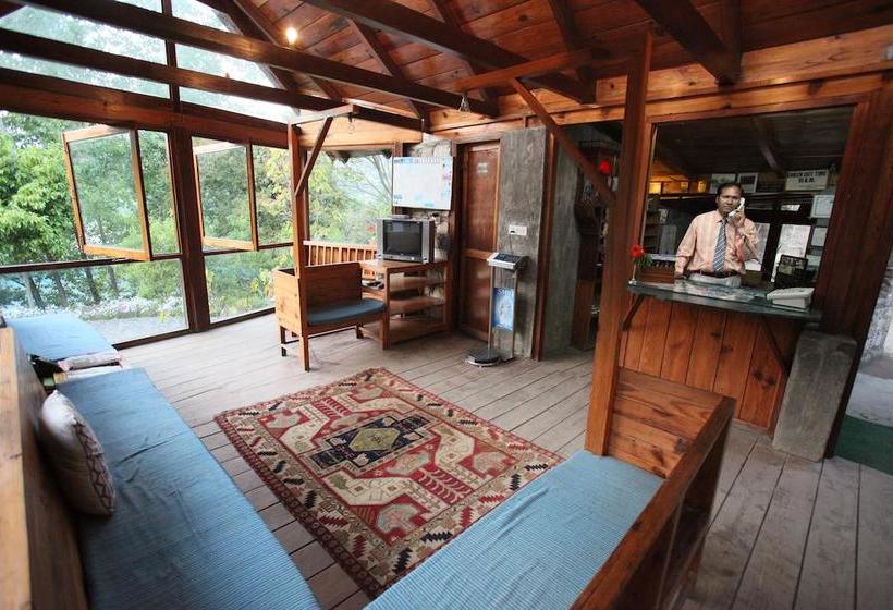 V Resorts Monolith 16