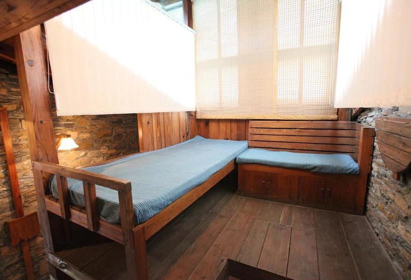 V Resorts Monolith 17