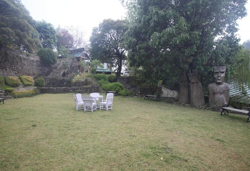 V Resorts Monolith 18