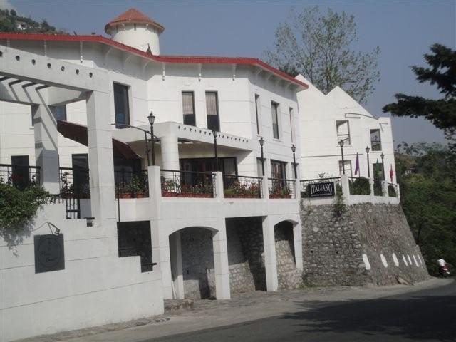 Hotel The Pine Crest 8