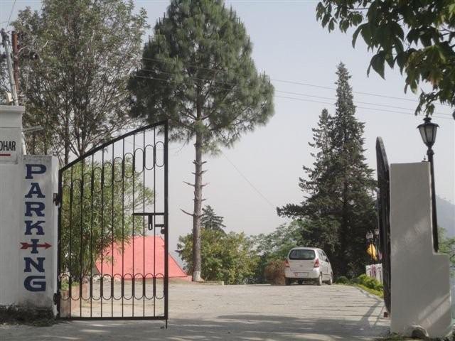 Hotel The Pine Crest 9