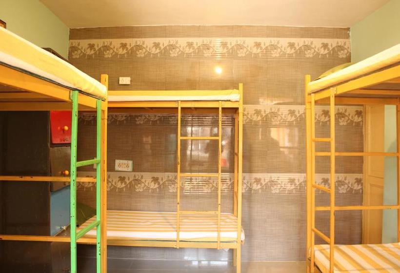 Hostel Mcleod Backpackers 5