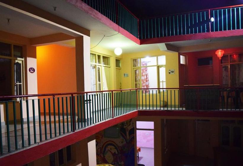 Hostel Mcleod Backpackers 9