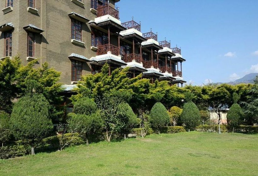 Aamod Blossoms Village Resort 13