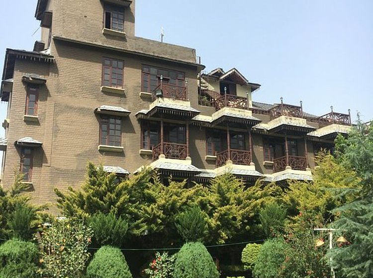 Aamod Blossoms Village Resort 17