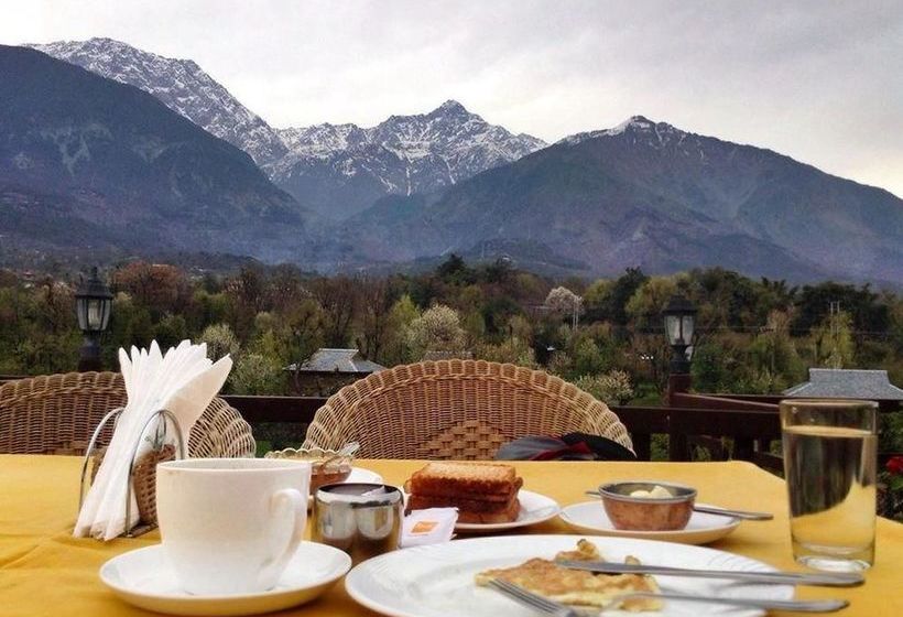 Aamod Blossoms Village Resort 9