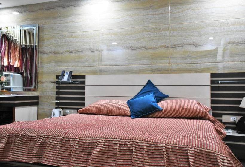 Hotel Shiv Dayal The 4