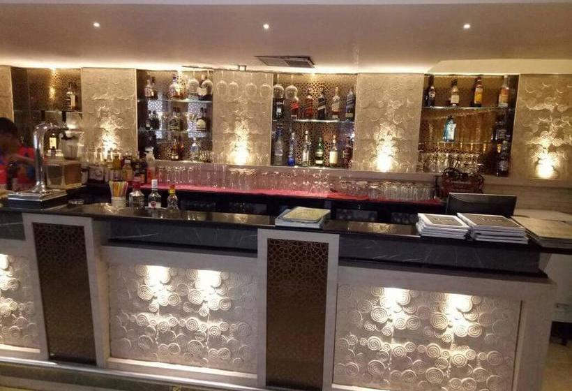 Status Hotel & Resort