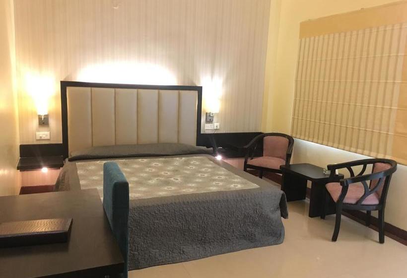 Status Hotel & Resort 10