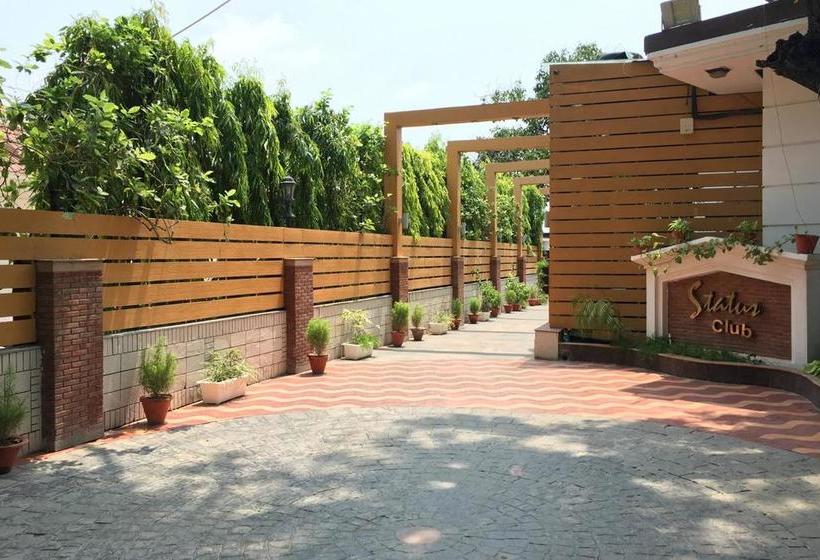 Status Hotel & Resort 11