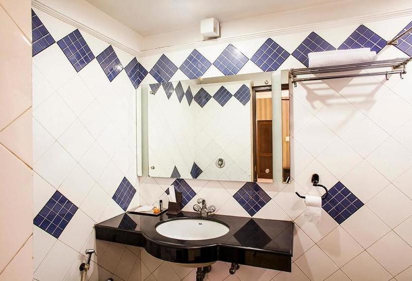 Status Hotel & Resort 8