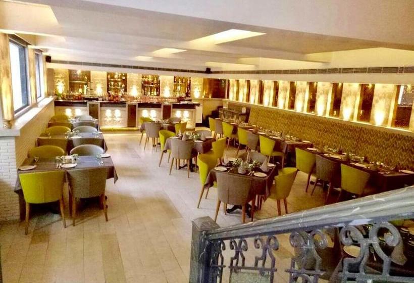 Status Hotel & Resort 9