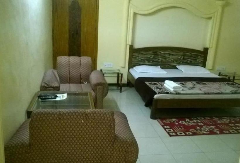 Hotel Akash Deep International 8