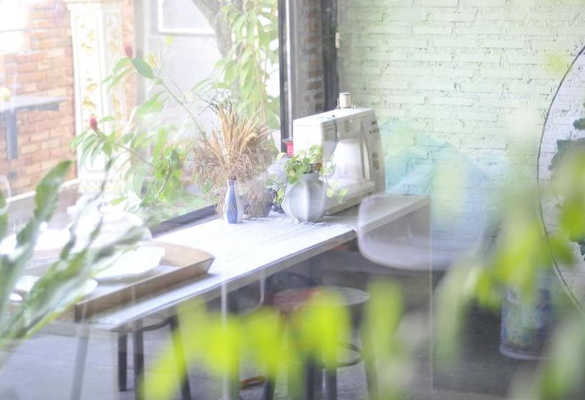 Hostel Slow Tree Ayutthaya 2