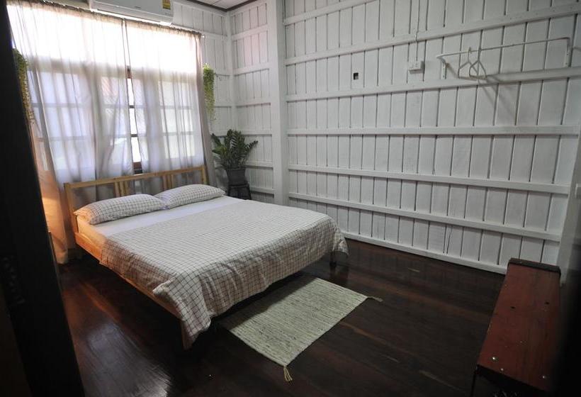 Hostel Slow Tree Ayutthaya 8