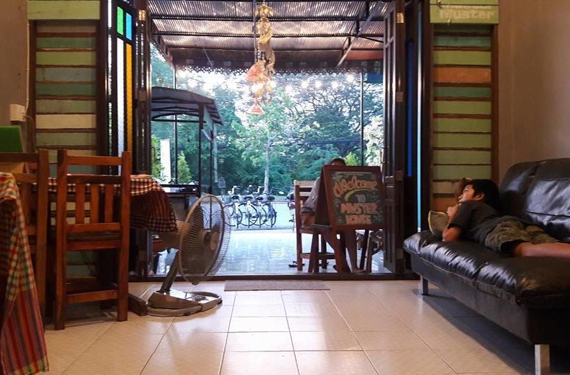 Albergue Muster House