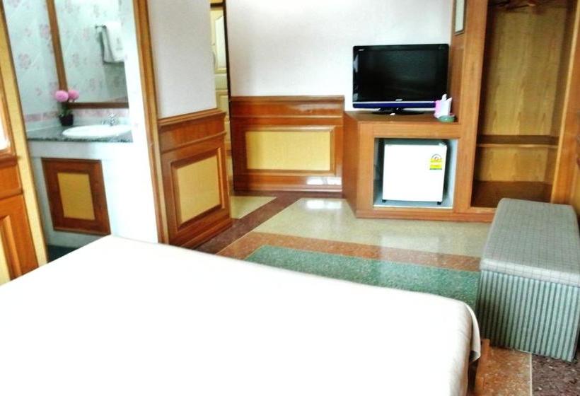 Hotel Rose Garden 10