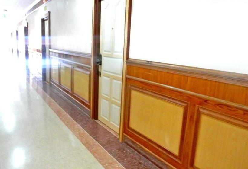 Hotel Rose Garden 12