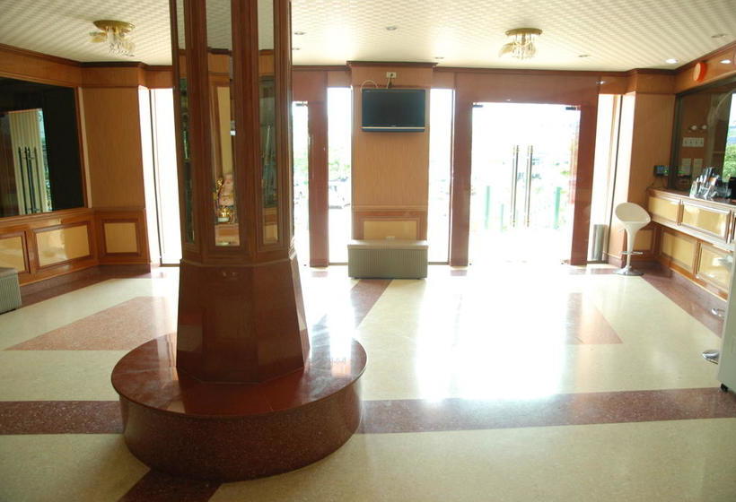 Hotel Rose Garden 13