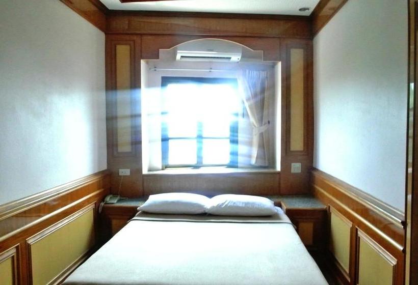 Hotel Rose Garden 15