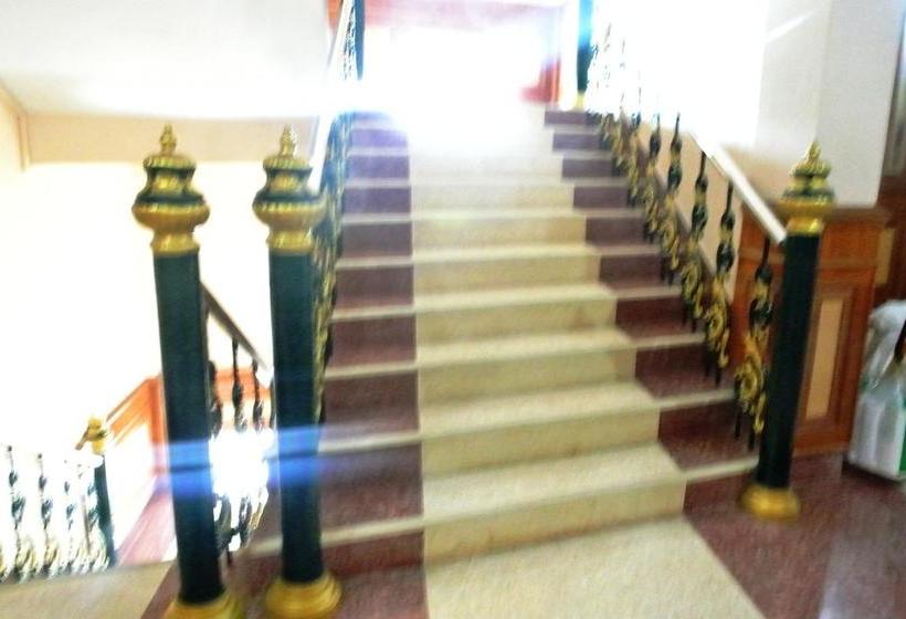 Hotel Rose Garden 17