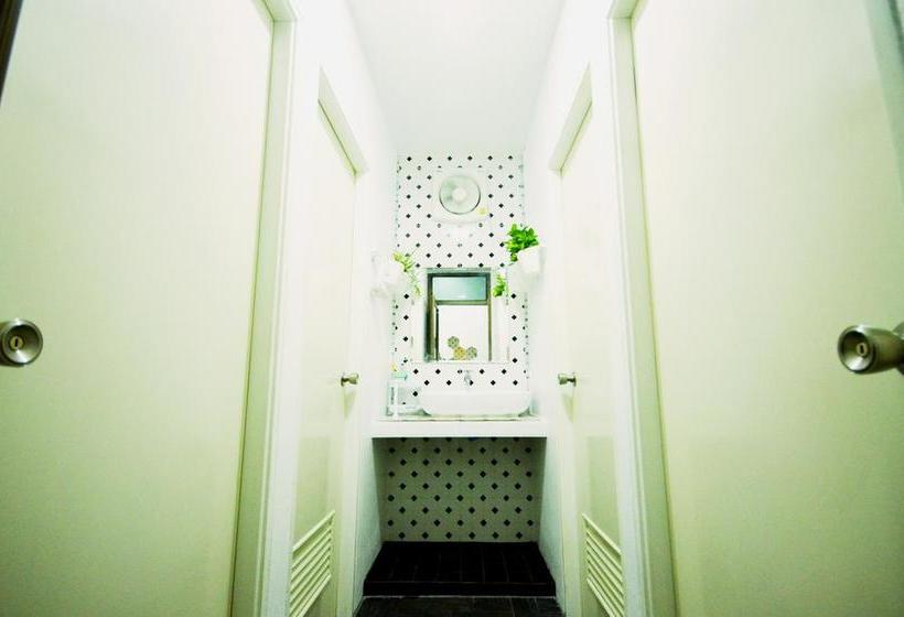 Early Bird Hostel Ayutthaya 17