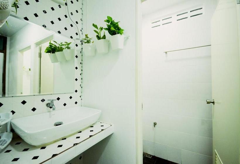 Early Bird Hostel Ayutthaya 18