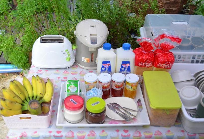 Early Bird Hostel Ayutthaya 20