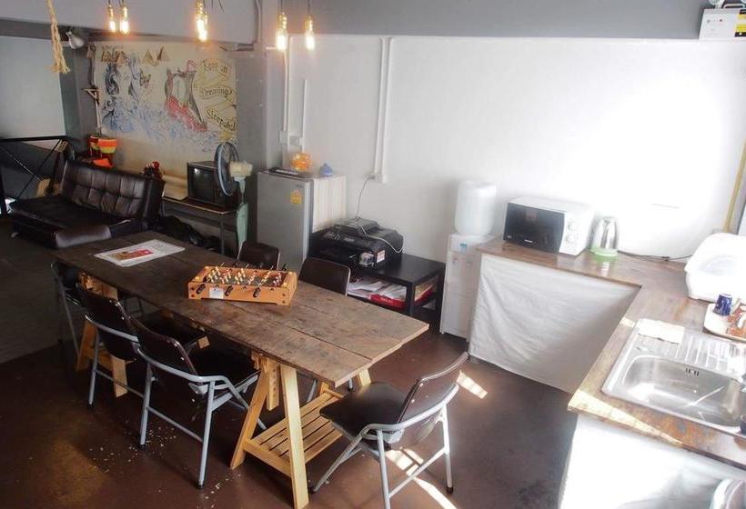 Hostel Sleepaholic 10