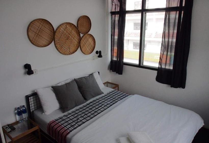 Hostel Sleepaholic 19