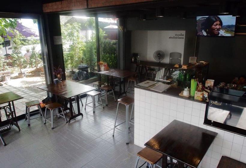 Hostel Sleepaholic 4