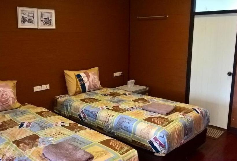 Bed and Breakfast Aiyara House 4