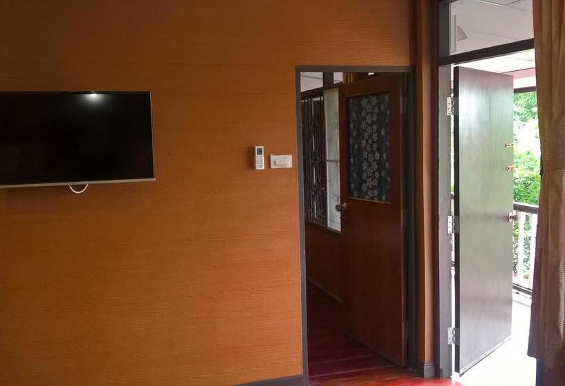 Bed and Breakfast Aiyara House 5