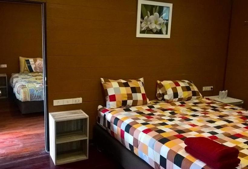 Bed and Breakfast Aiyara House 8