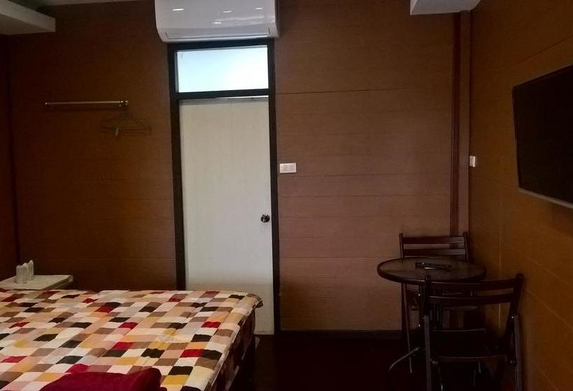 Bed and Breakfast Aiyara House 9