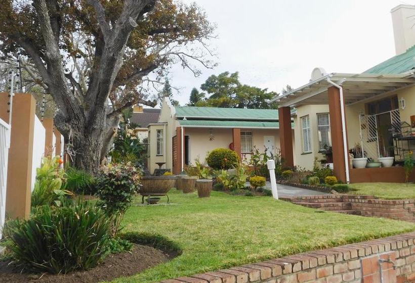 Bed and Breakfast 2 Oaks Guesthouse 17