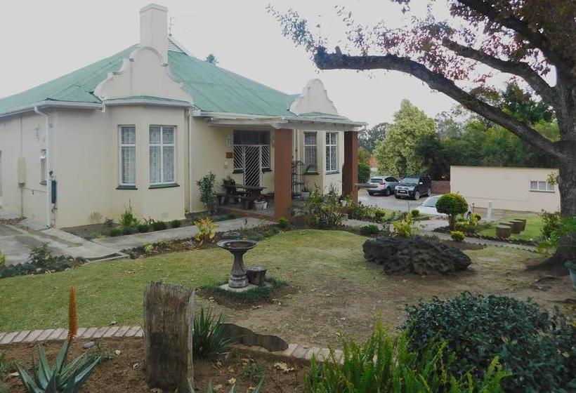 Bed and Breakfast 2 Oaks Guesthouse 8