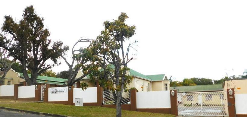 Bed and Breakfast 2 Oaks Guesthouse 9