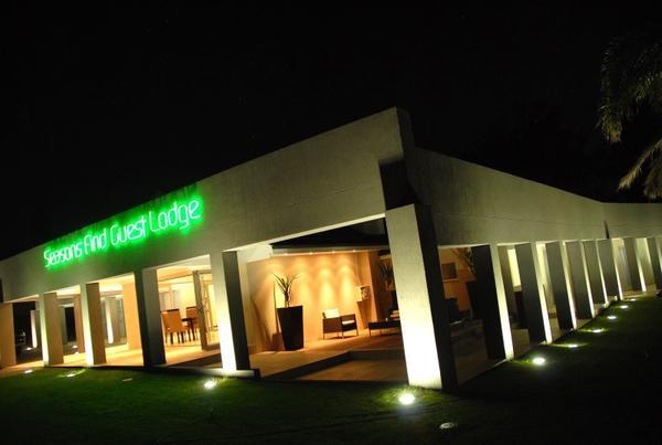 Hotel Seasons Find Guest Lodge 19