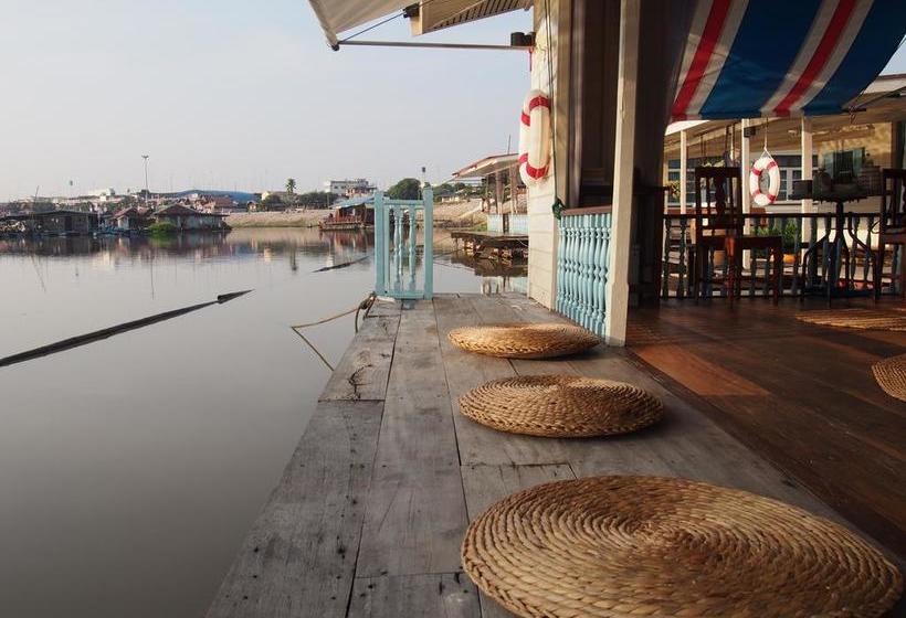 Hostel U Pae Paestay Uthaithani 10