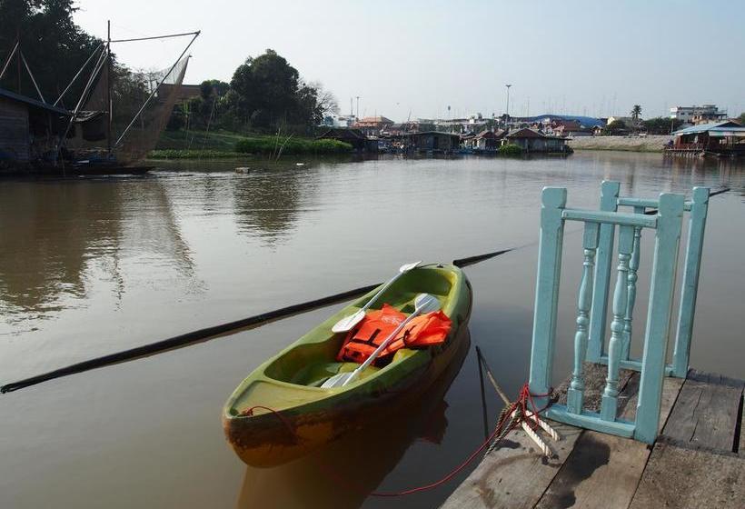 Hostel U Pae Paestay Uthaithani 16