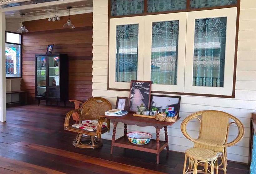 Hostel U Pae Paestay Uthaithani 5