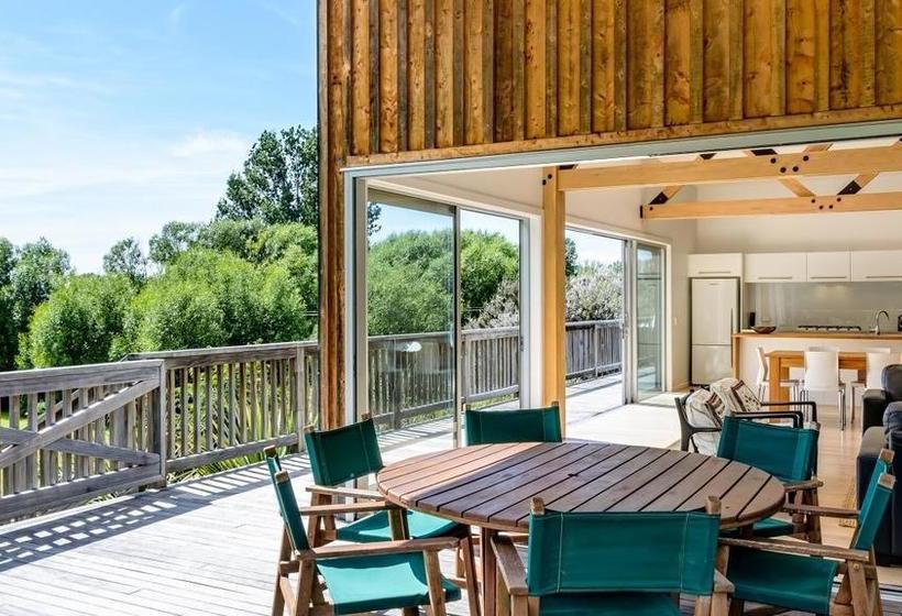 Bed and Breakfast Serenity Lodge 1