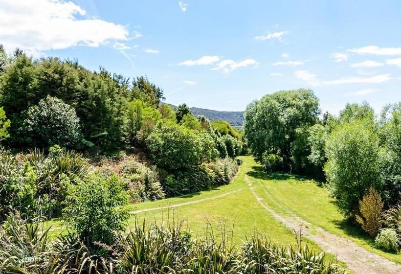 Bed and Breakfast Serenity Lodge 3