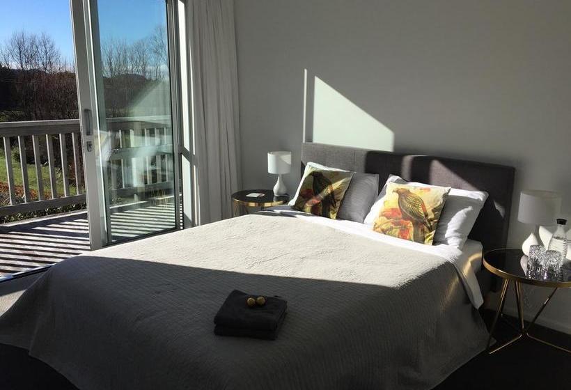 Bed and Breakfast Serenity Lodge 4