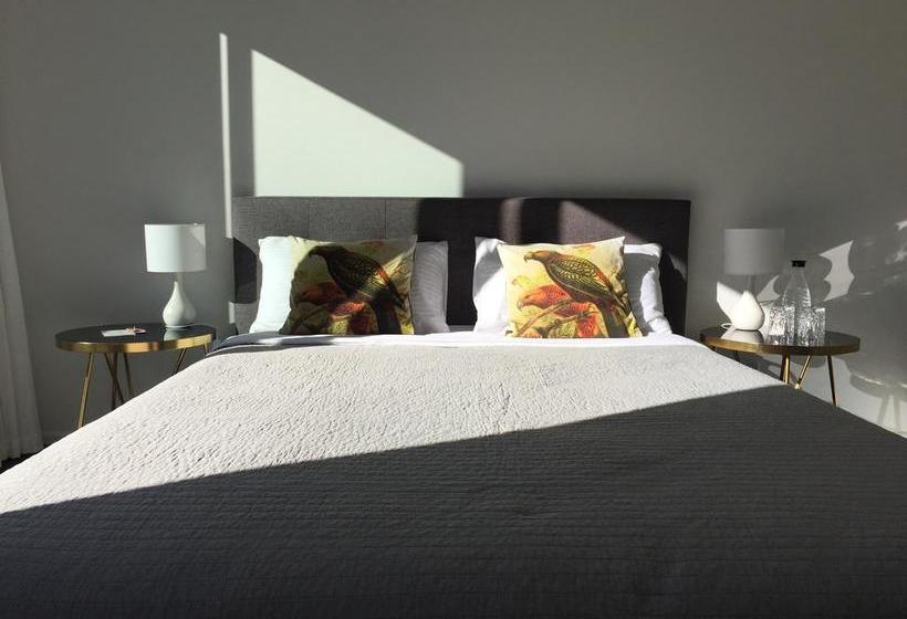 Bed and Breakfast Serenity Lodge 5