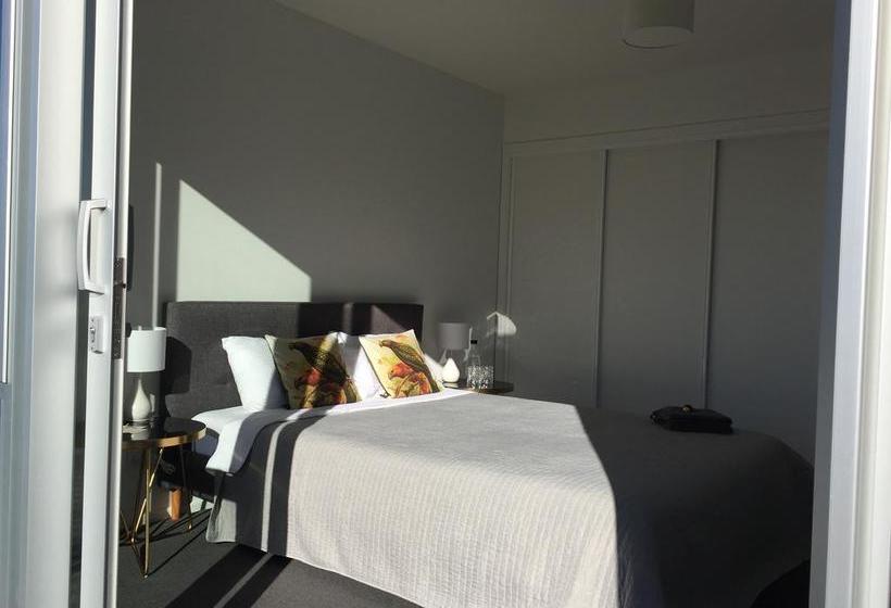 Bed and Breakfast Serenity Lodge 6